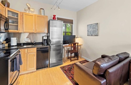 Northwest Condo | Top Dupont U Street Location - Walk Everywhere - Veteran owned