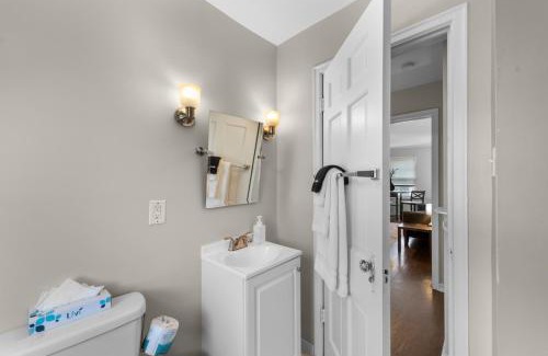 Downtown Omaha Apartment | Top-Floor 1BR Apartment in Omaha