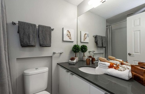 Old Ottawa East Apartment | Top Floor 21