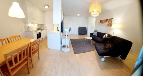 Itainen District Apartment | Top floor 51m2, Balcony, 150 M WiFi, free own parking place, 300m Metro