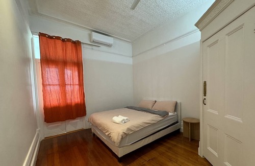 Hamilton Apartment | Top floor apartment with fantastic river views close to city and airport