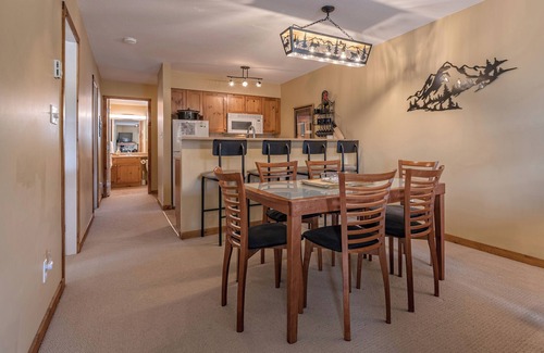Silver Star Mountain Condo | Top Floor Quiet Corner Creekside Condo - Pet Friendly too!
