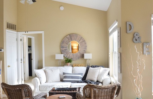 Seminole Condo | Top-Floor Coastal Condo - 2BR 2BA, Pool & Pickleball, Near Beach,Gated Community