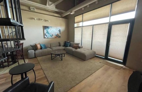 Sandusky House | Top Floor Condo By the Water