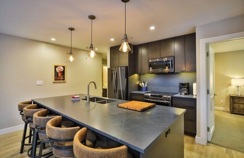 East Kootenay Condo | Top Floor Corner Unit with the Best Views of the Mountain