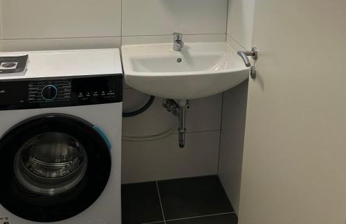 Alt-Muhlburg Apartment | Top-Floor Hideaway for Two in Karlsruhe-Mühlburg - APOLONIAliving - Apt3