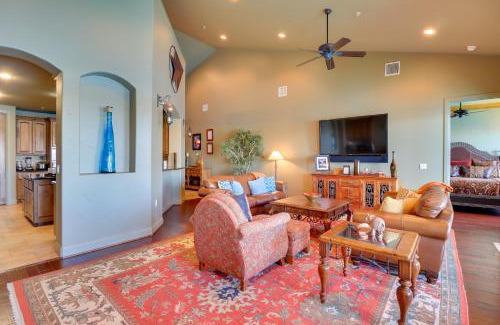 Lakeway Apartment | Top-Floor Lake-View Condo with Boat Dock Access