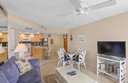 St. Pete Beach Condo | 🌅 Top-Floor NE Corner Retreat — Sunrise to Sunset Views