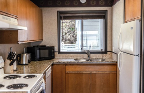 Regional District of Nanaimo Condo | Top floor ocean view 2 bedroom, 2 bathroom condo!
