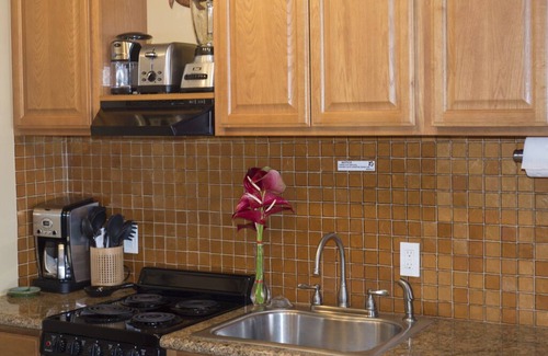Kahaluu Bay Condo | Top Floor Oceanfront Studio #311 W/LANAI and A/C