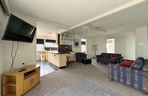Traviston Apartment | Top Level Unit With Gorgeous Waterviews