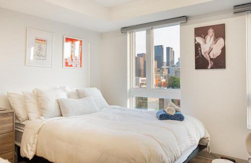 Quartier des Spectacles Apartment | Top Location - Cozy & Bright MTL studio near metro