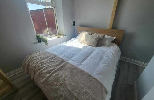 Victorian Quarter Apartment | Top Location - Newly Refurbed 2BD Sleeps 6 W Loft