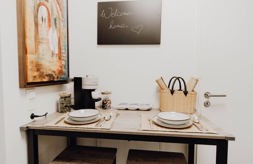 Altstadt Apartment | Top-Notch Studio Minutes Away From Deutsches Eck