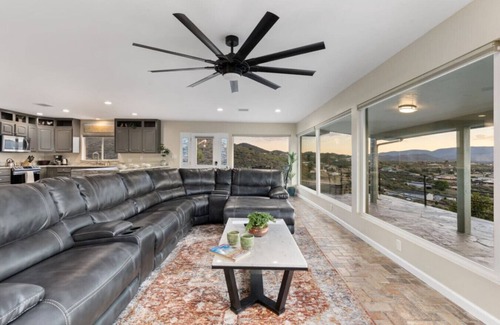 Dewey-Humboldt House | Top of the Mountain Home w/Hot Tub, Gym & Sauna!