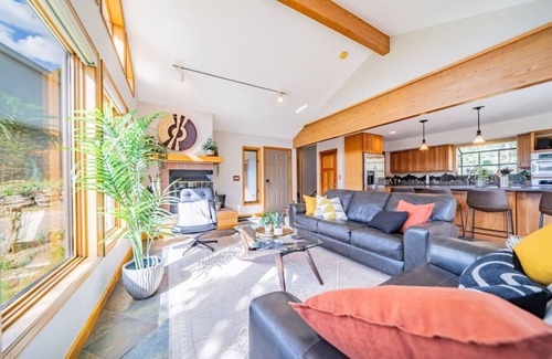 Windcliff Estates House | Top of the World Views! Near Town, National Park