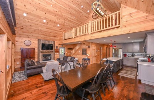 McHenry Cabin | Top-of-Wisp*6bed/6ba*Hottub*