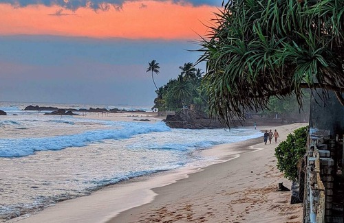 Unawatuna Villa | Top-rated beachfront Villa in Talpe, Sri Lanka