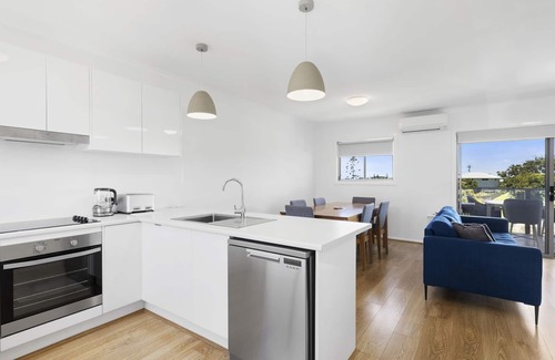 Woolgoolga House | Top Town Terrace - short walk to town center