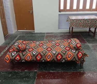 Varanasi Apartment | Topper stay