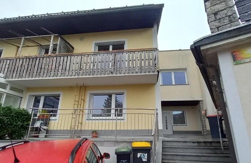 Gmunden Apartment | Topwohnung 45m2 oder weißes Zimmer 15 m2 - Nähe Grünberg