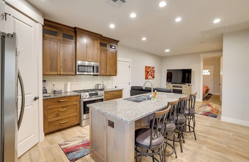 Toquerville House | Toquerville Home w/Mtn Views, Near State Parks!