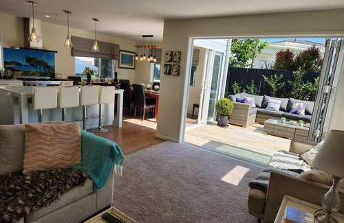 Torbay House | Torbay Oasis near the Sea