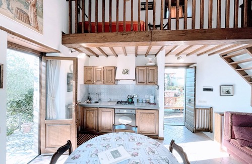 Strettura House | Toretta sleeps 5 with pool, views, wifi, aircon, large terrace, patio, gardens