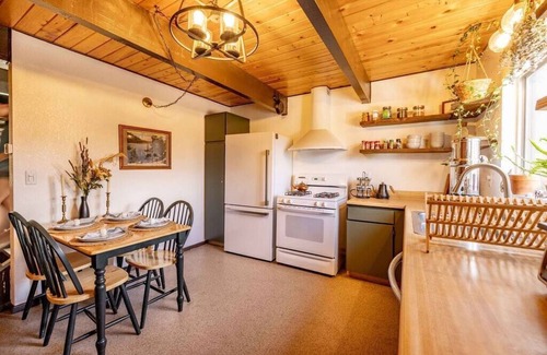 Upper Moonridge Ski Chalet | Torii Alpine House - Modern, Modified A - Frame