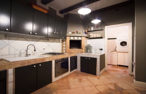 Cavoretto Villa | TORINO .LUXURY CHARMING VILLA .2 Bdr. PRIVATE PARKING. Air Cond. jardi