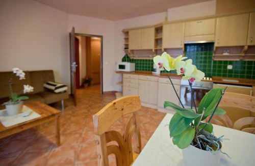 Hegyko Hotel | Tornácos Hotel - Hegykő