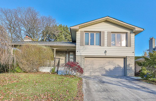 Unionville House | Toronto Back To Park Luxury Detached 4 Bedroom 2 Bathroom Double Garage House
