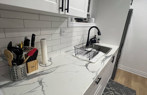 York Apartment | Toronto Home-Basement Apartment