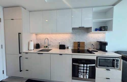 Downtown Toronto Condo | Toronto Luxury Condo | Dundas Square Views From Above