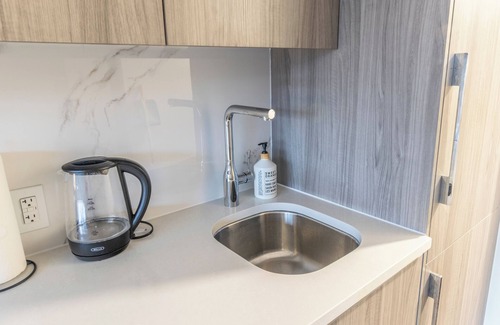 Downtown Toronto Condo | Toronto Luxury Condo Rental – Posh Suite with City Views & Great Amenities