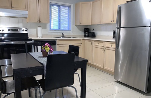 Upper Beaches Apartment | Toronto's Uber Upper Beach 3 Bedroom Suite