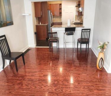 Swansea House | Toronto Stay Next To Beautiful High Park & ZOO