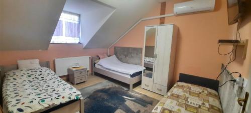 Kiskunfelegyhaza House | Torony Lovarda Magánszállás