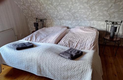 Kinda Municipality Bed & Breakfast | Torp Källtorp B&B