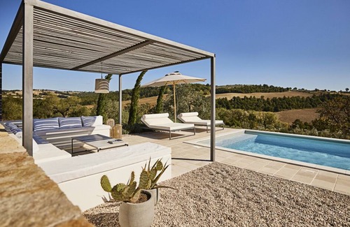 Montoro Villa | Torre DÉstate Designvilla Tuscany with large Infinity Pool