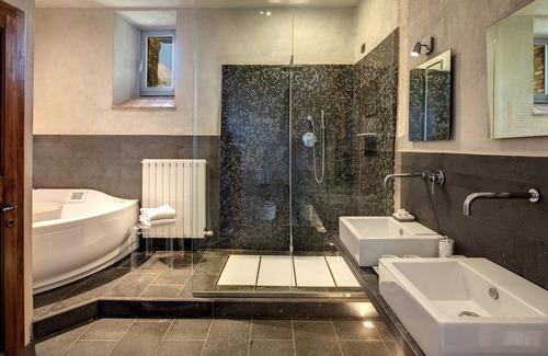 Loreto House | Torre Fortunata, Splendidly Restored Medieval Tower Near Todi in Umbria
