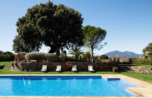 Navata Apartment | Torremirona Aparthotel Vila Birdie