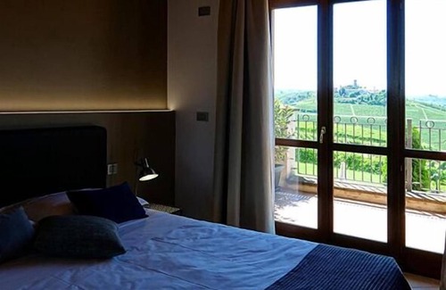 Serralunga d'Alba Hotel | Tota Virginia Antico Podere