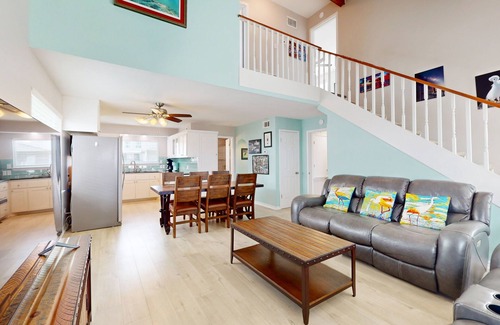 Rockport House | Totally Remodeled Airy Salt Lake Waterfront w/Dock & 2-Story Deck