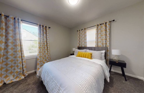 Warren House | Totally Renovated 3 Bedroom home in Warren