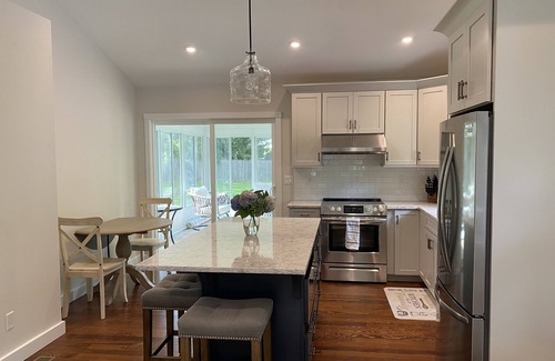 Cutchogue Cottage | Totally Renovated Cottage on the North Fork 7 min. walk to the Beach