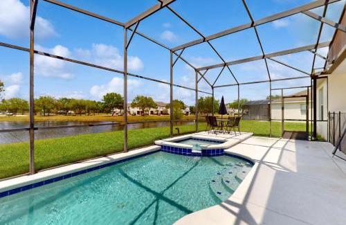 Trafalgar Village House | Touch of Luxury
