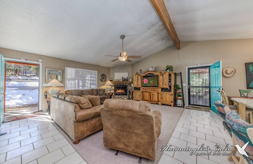 Ruidoso Cabin | Touch of Santa Fe: Have you ever wanted to be in two places at once? With hot tub.