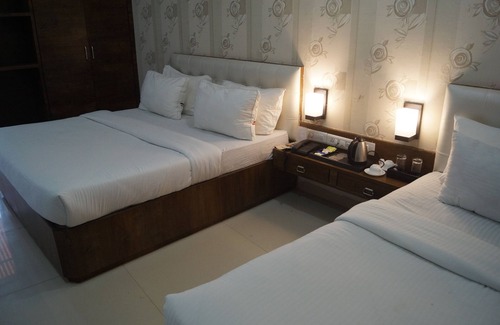 Rau Hotel | Touchwood Resort Indore