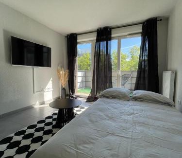 Lalande-Grand Selve Apartment | Toulouse Coconing & Peaceful Apartment